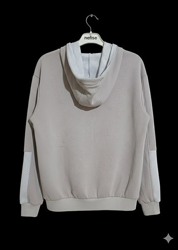 Coca-Cola lisanslı, kapüşonlu ve tam fermuarlı hırka modelidir. - Görsel 3