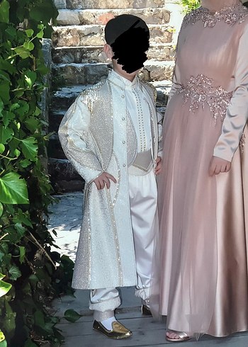 Çocuk. sünnet kıyafeti