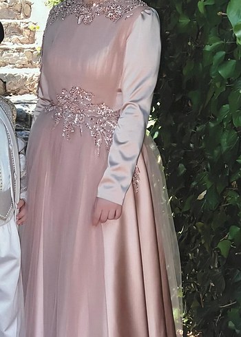 Pembe Nakışlı Uzun Kollu tesettür Abiye Elbise