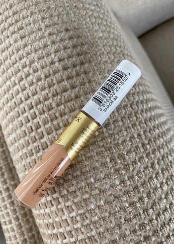 Max Factor Max Factor Miracle Pure Kapatıcı - Bej