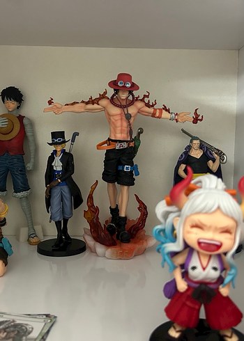  Anime figürleri One piece/ Kuroko/ HunterXHunter