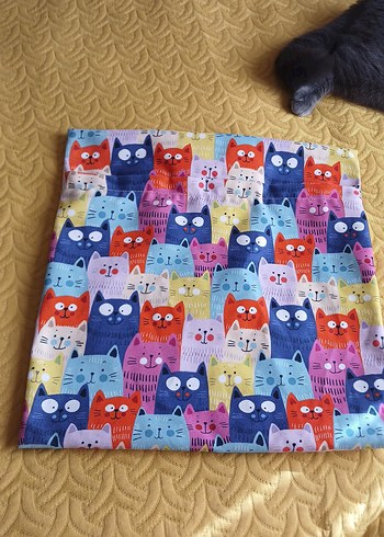 Çok Renkli Kedi Baskılı Kırlet Kılıfı - Görsel 2