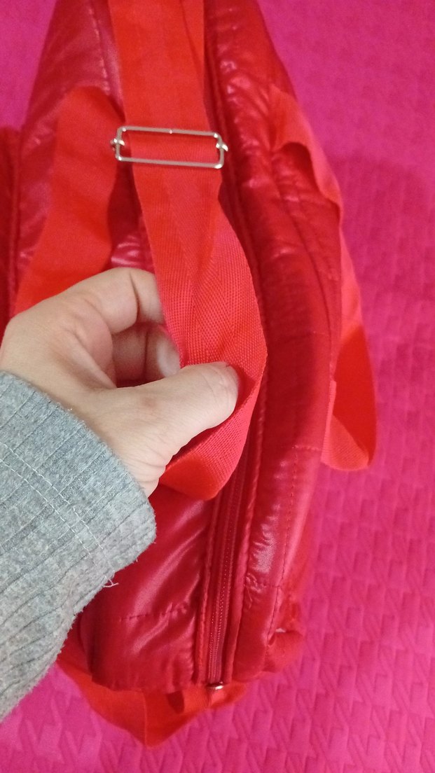 KIRMIZI ÇANTA - Görsel 3