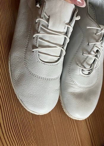 Kadın Beyaz Bağcıklı Sneaker - Görsel 3