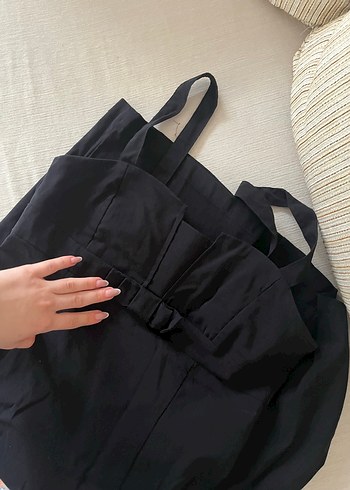 Siyah fiyonk detaylı tok kumaş elbise - Görsel 2