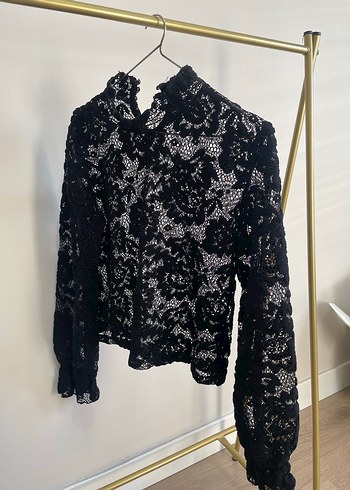Dantel Detaylı Siyah Uzun Kollu Bluz - Görsel 2