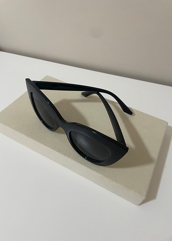 Klasik Siyah Kadın Güneş Gözlüğü - Görsel 3