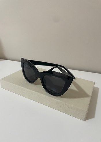 Klasik Siyah Kadın Güneş Gözlüğü - Görsel 2