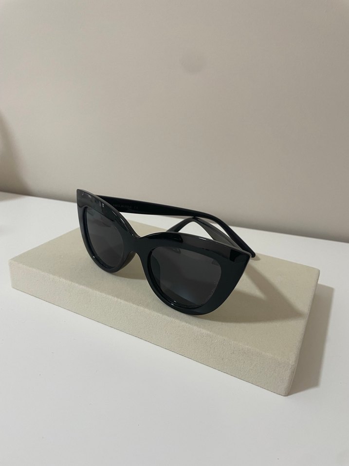 Klasik Siyah Kadın Güneş Gözlüğü - Görsel 2