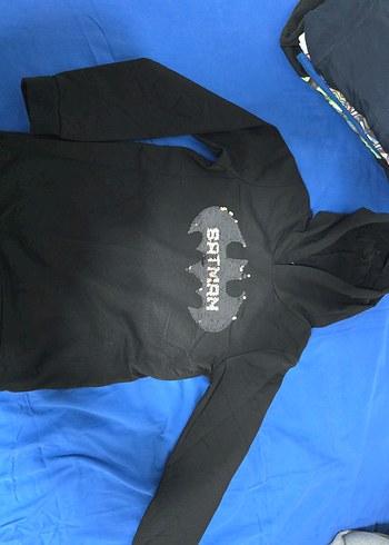 Erkek Çocuk Siyah Kapüşonlu Batman Baskılı Sweatshirt