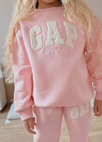 Gap Sarı Mickey Baskılı Sweatshirt ve Mor Eşofman Altı
