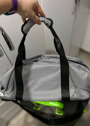 Gri GAP Spor Çantası orjinal - Görsel 2