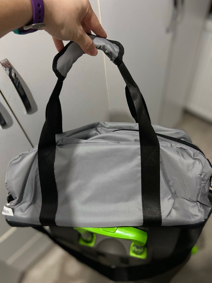 Gri GAP Spor Çantası orjinal - Görsel 2