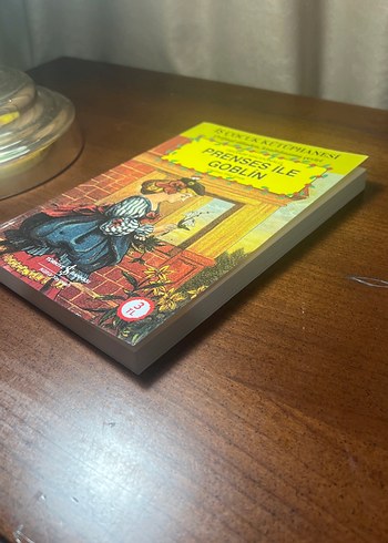 Prenses ile Goblin - Orijinal Çeviri Kitabı - Görsel 2