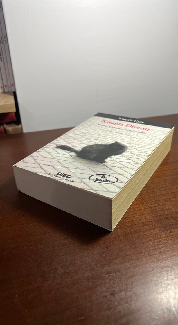 Kitapla Direniş - Tomris Uyar - Görsel 3