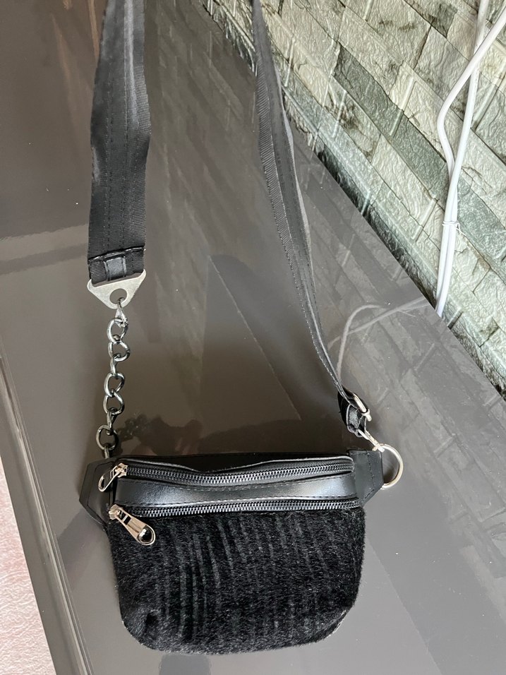 Siyah Zebra Desenli Kadın Bel Çantası - Görsel 2