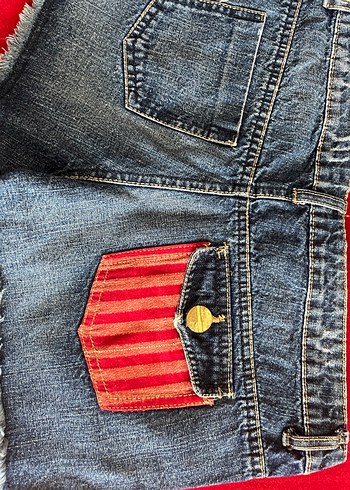 Kırmızı Tokalı Koyu Mavi Mini Kadın Kot Şort - Görsel 5