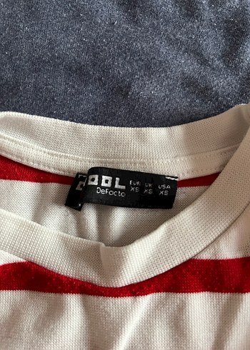 Kısa Kollu Kırmızı Beyaz Çizgili Kadın crop - Görsel 4