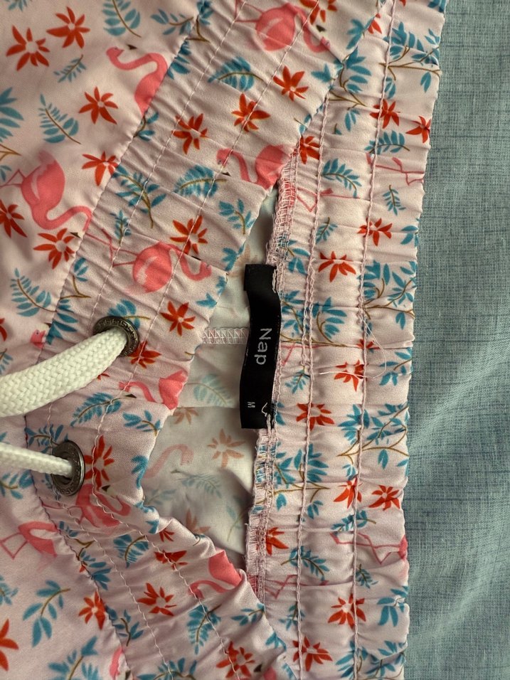 Pembe Desenli deniz havuz şortu - Görsel 2