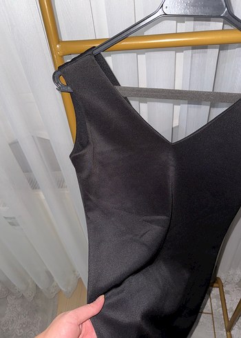 Siyah V Yakalı Gece Elbisesi - Görsel 2