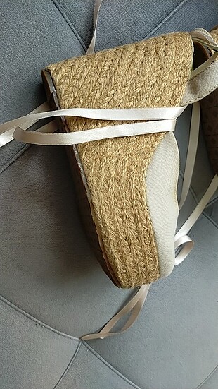 39 numara dolgu topuklu