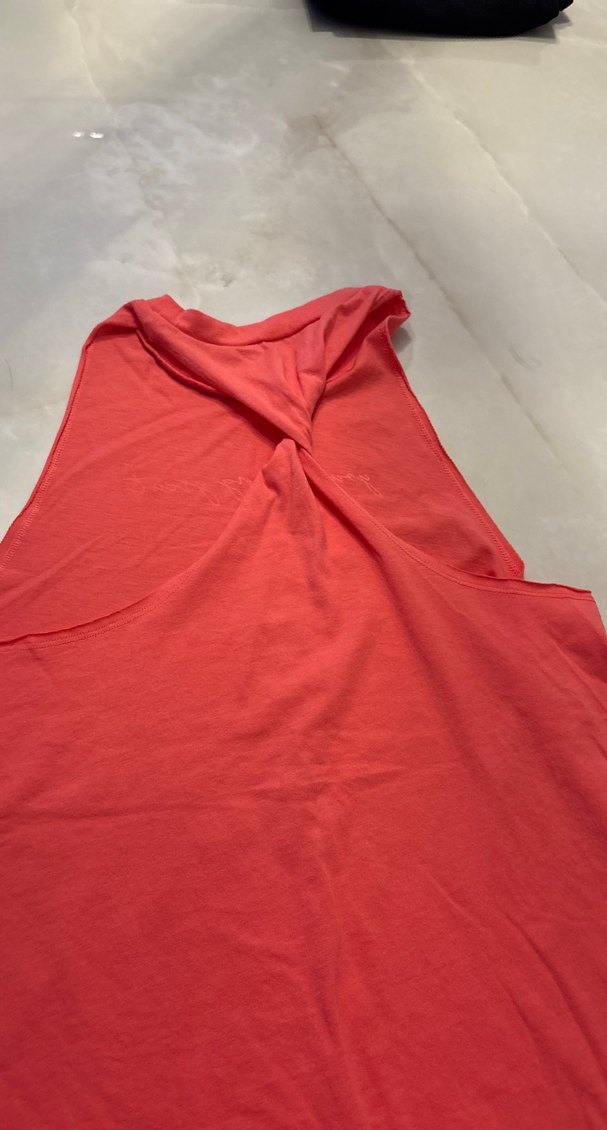 Kırmızı Yüksek Yakalı Kadın Atlet - Görsel 3