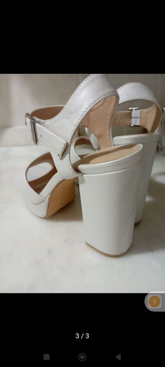 Beyaz Tokalı Kadın Topuklu Sandalet - Görsel 2