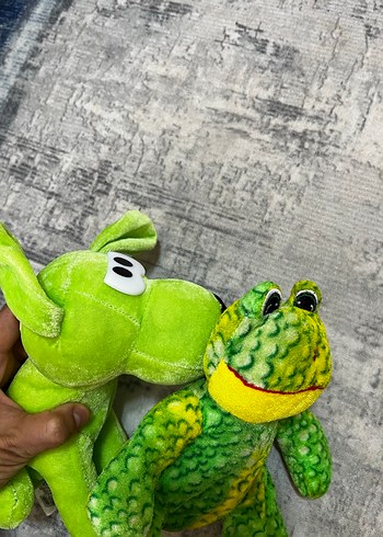 Diğer Renkli Yeşil Peluş Oyuncaklar