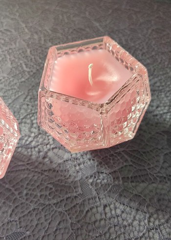 Diğer Altıgen Camda Kokulu Pembe Mum Seti