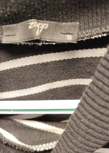 Siyah Beyaz Çizgili Yüksek Yakalı Kadın Kazak - Görsel 4