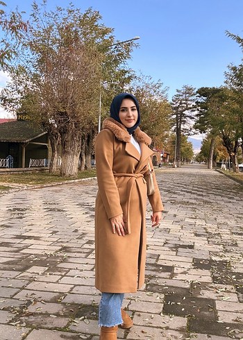 Diğer Kahverengi Kuşaklı Kürklü Yaka Kaban