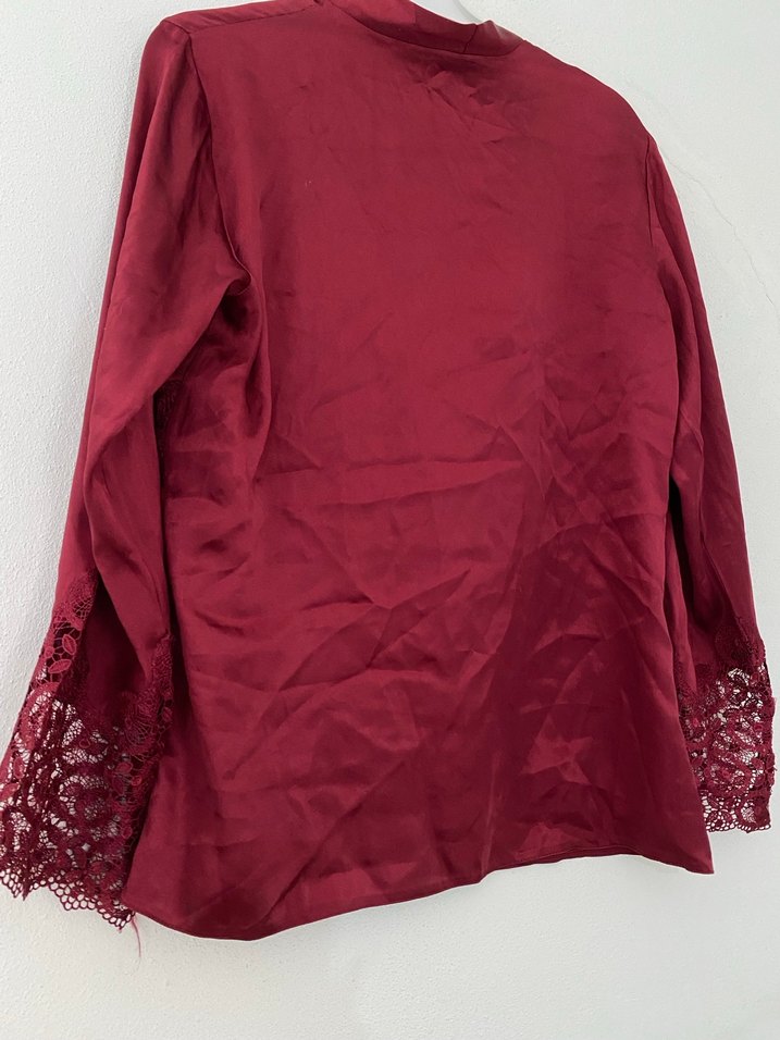 Bordo İşlemeli V Yaka Kadın Bluz - Görsel 2