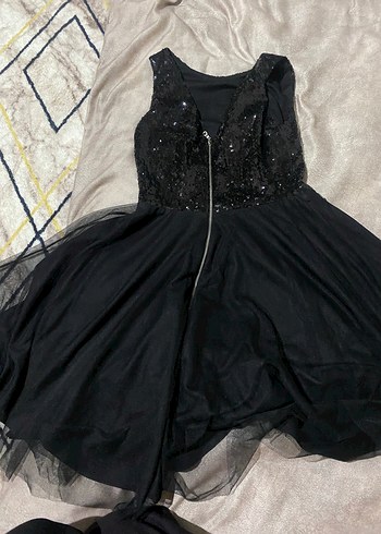 Siyah Parlak V Yaka Midi Elbise - Görsel 3