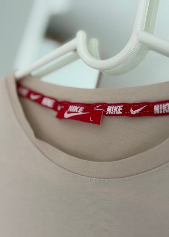 l Beden Nike bej Kadın Tişört
