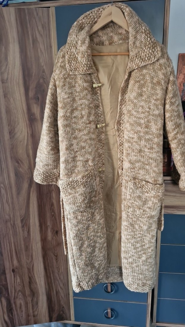 Uzun Bej Örgü Kadın Kaban el örgüüs - Görsel 2