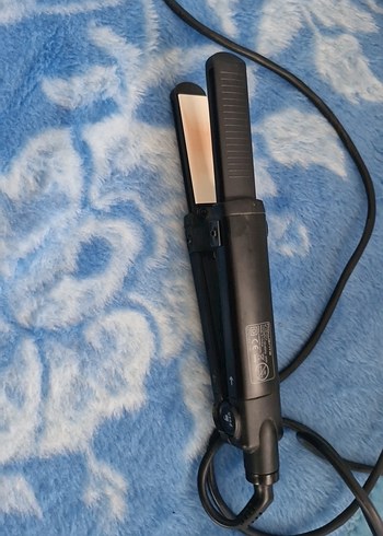 Siyah saç düzleştiçisi - Görsel 5