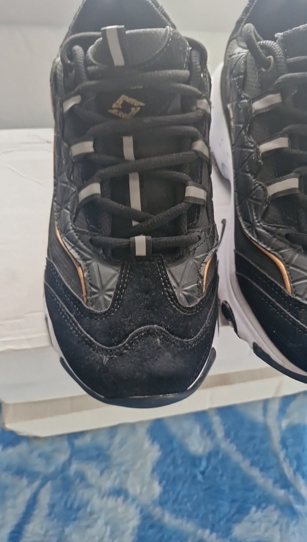 Yılan Desenli Siyah Spor Stiletto Sneaker - Görsel 2