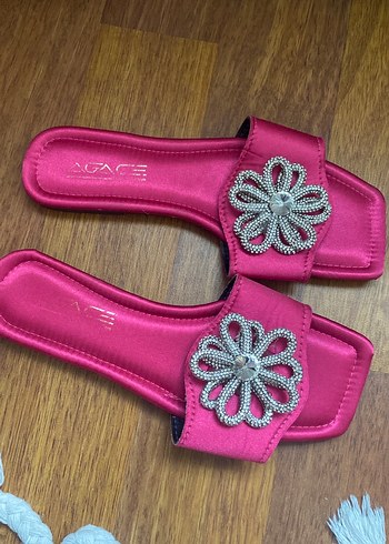 Pembe Taşlı Stiletto Topuklu Kadın Terlik