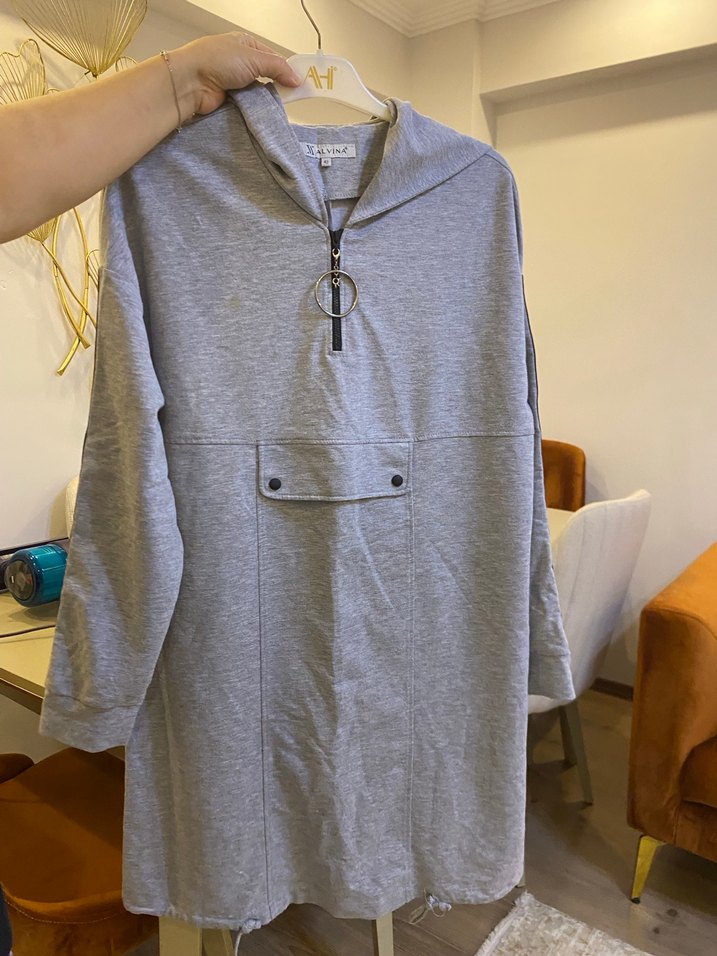 Gri Zincir Detaylı Kadın Sweatshirt - Görsel 2