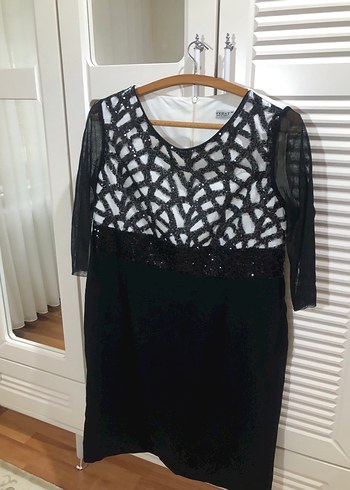 Dantel Detaylı Siyah Midi Abiye Elbise - Görsel 2