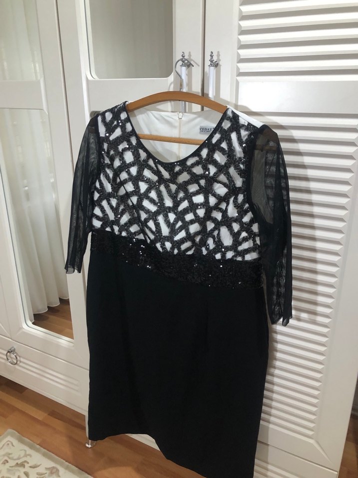 Dantel Detaylı Siyah Midi Abiye Elbise - Görsel 5