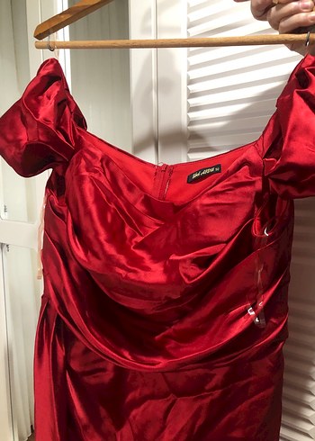 Kırmızı Drapeli Uzun Abiye Elbise - Görsel 2