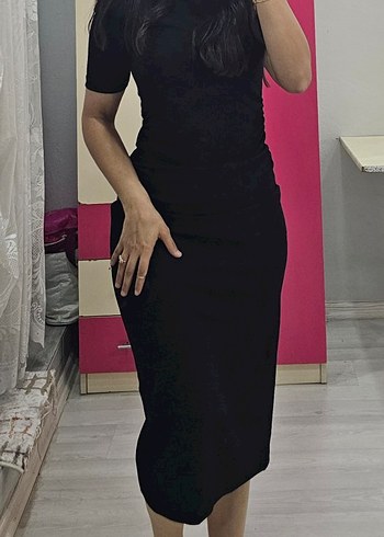 Siyah Yüksek Yakalı Midi Kalem Elbise Zara