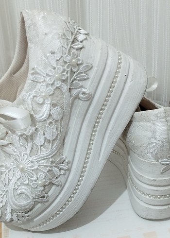 Dantel Detaylı Beyaz Dolgu Topuklu Kadın Spor Ayakkabı - Görsel 2