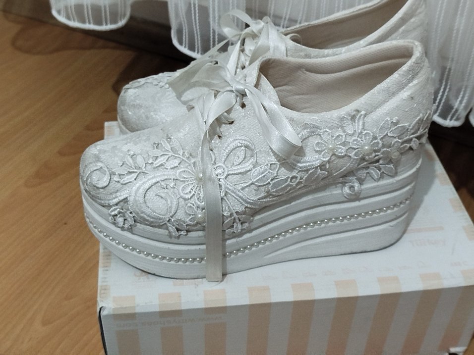 Dantel Detaylı Beyaz Dolgu Topuklu Kadın Spor Ayakkabı - Görsel 4