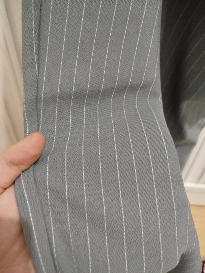 likralıdır yenidir
Gri Çizgili Piliseli Kadın Kumaş Pantolon - Görsel 3