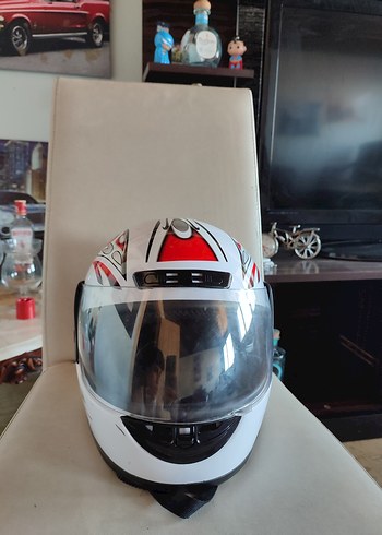 Beyaz Baskılı Motosiklet Kaskı