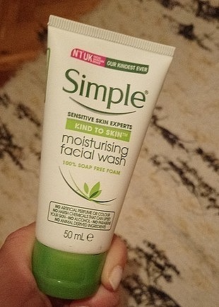 Simple yüz temizleme jeli 