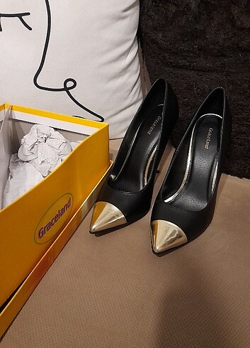 37 Beden Stiletto