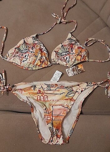 40 Beden çeşitli Renk Bikini Takımı